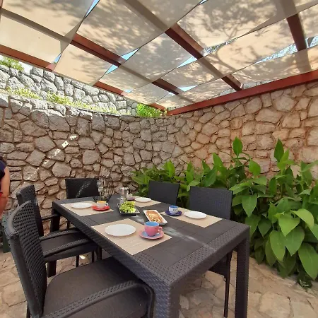 2-bedroom 300m From In * Punat