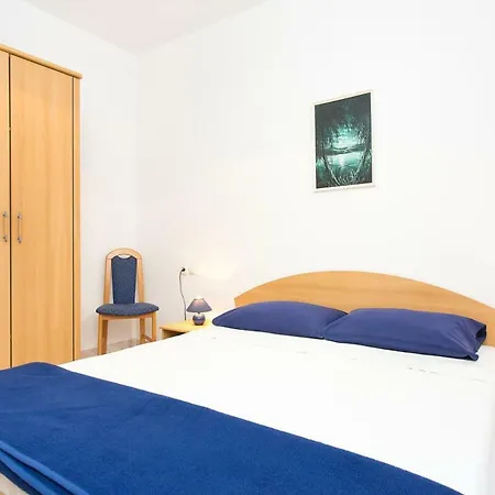 2-bedroom 300m From In Apartment