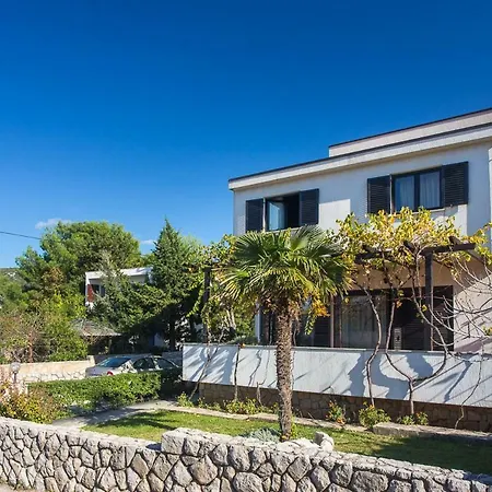Appartement 2-bedroom 300m From In