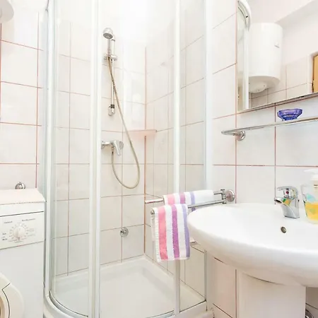 2-bedroom 300m From In Apartment *