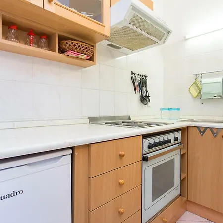 2-bedroom 300m From In Appartement *