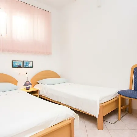 2-bedroom 300m From In Appartement *