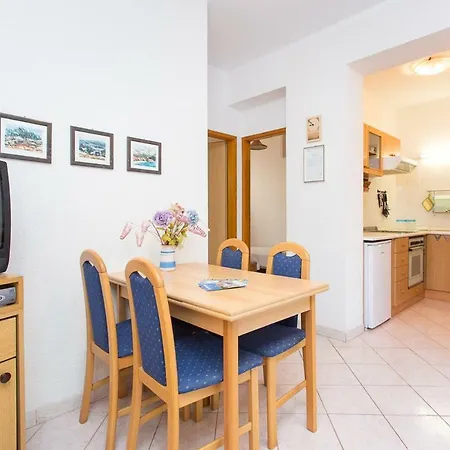2-bedroom 300m From In Daire